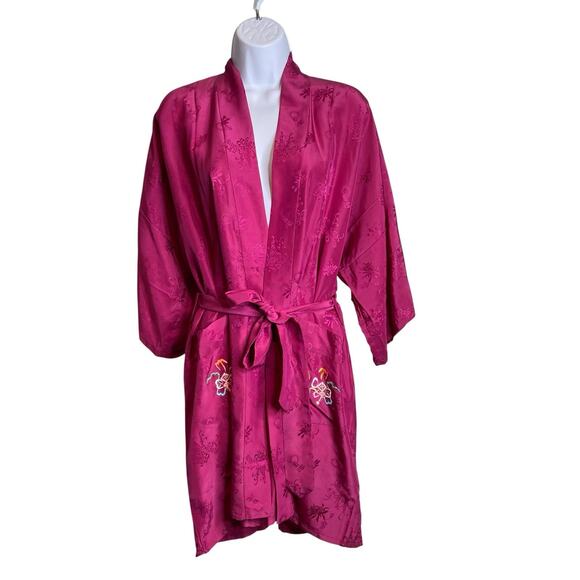 Vintage Longevity Hangzhou China Magenta Floral Dragon Silk Robe Size M Lounging - Picture 1 of 12